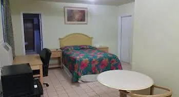 Travelers Inn - Clearwater Motel