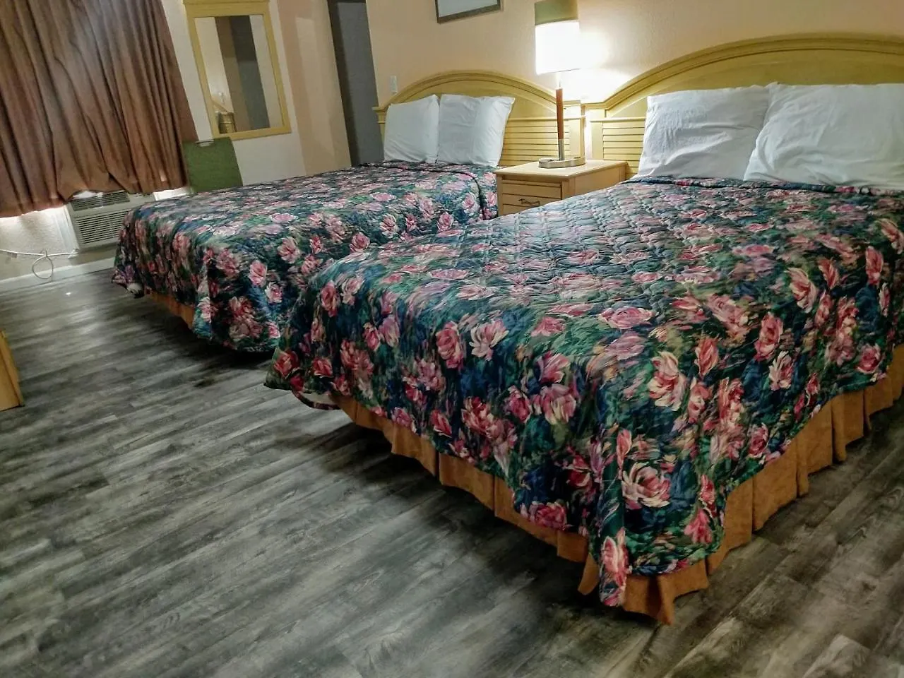 Travelers Inn - Clearwater